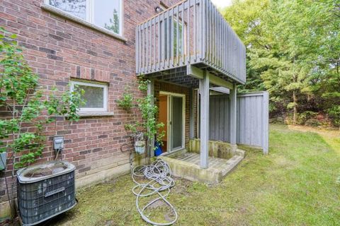 Photo 22 at 51 - 100 Elgin Mills Road W, Westbrook, Richmond Hill