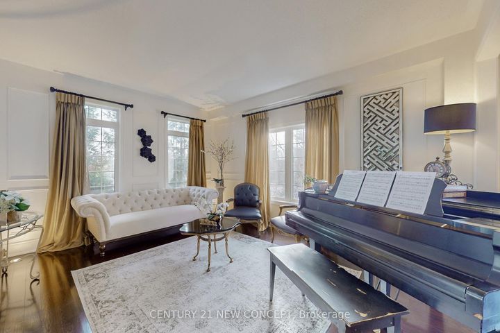 Photo 2 at 21 Adriatic Crescent, Vales of Castlemore North, Brampton