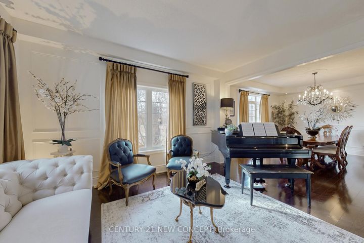 Photo 3 at 21 Adriatic Crescent, Vales of Castlemore North, Brampton