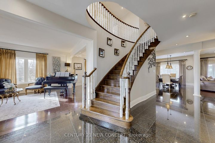 Photo 18 at 21 Adriatic Crescent, Vales of Castlemore North, Brampton