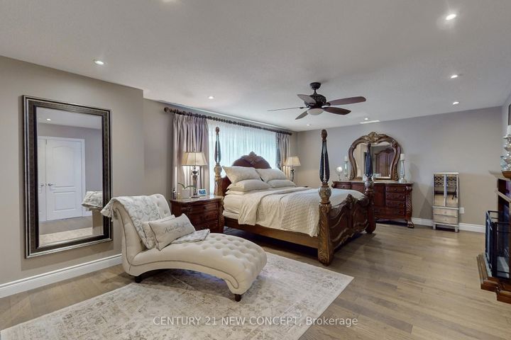 Photo 21 at 21 Adriatic Crescent, Vales of Castlemore North, Brampton