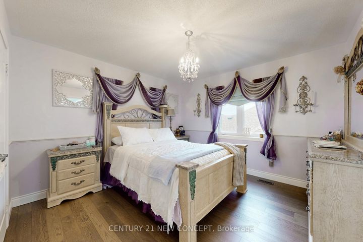 Photo 29 at 21 Adriatic Crescent, Vales of Castlemore North, Brampton