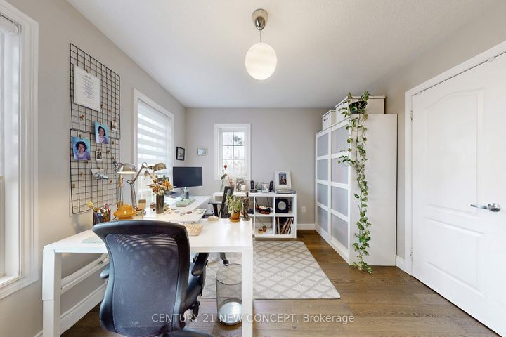 Photo 32 at 21 Adriatic Crescent, Vales of Castlemore North, Brampton