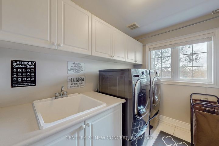 Photo 34 at 21 Adriatic Crescent, Vales of Castlemore North, Brampton