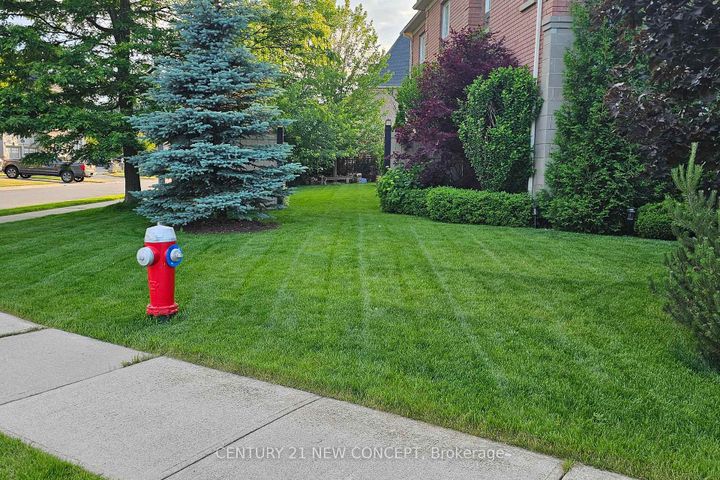 Photo 46 at 21 Adriatic Crescent, Vales of Castlemore North, Brampton