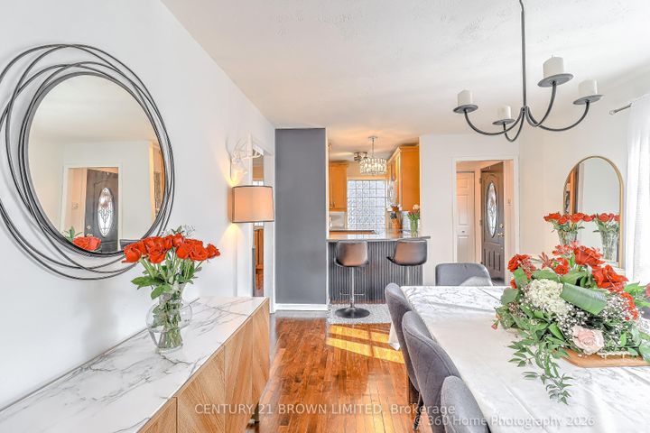 Photo 3 at 18 Cochrane Court, Queensway, Toronto