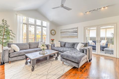 Photo 10 at 18 Cochrane Court, Queensway, Toronto