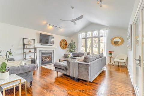 Photo 11 at 18 Cochrane Court, Queensway, Toronto