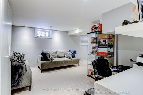 Photo 28 at 18 Cochrane Court, Queensway, Toronto