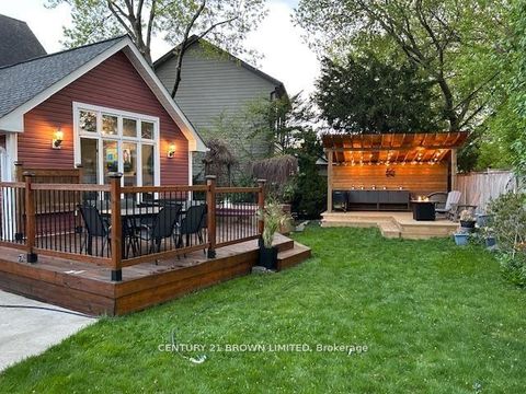 Photo 32 at 18 Cochrane Court, Queensway, Toronto