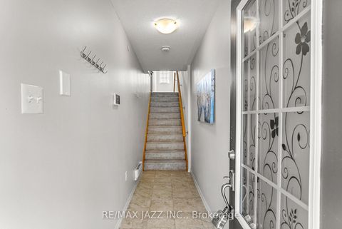 Photo 4 at 331 - 2338 Chevron Prince Path, Windfields, Oshawa