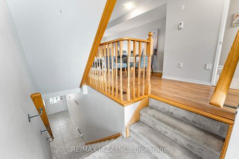 Photo 6 at 331 - 2338 Chevron Prince Path, Windfields, Oshawa