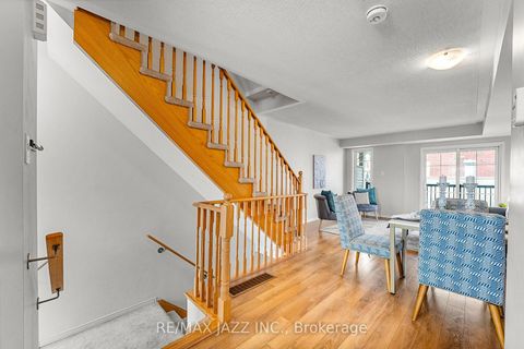 Photo 7 at 331 - 2338 Chevron Prince Path, Windfields, Oshawa