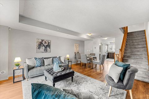 Photo 10 at 331 - 2338 Chevron Prince Path, Windfields, Oshawa