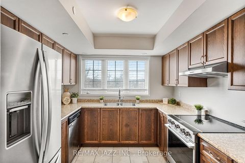 Photo 15 at 331 - 2338 Chevron Prince Path, Windfields, Oshawa