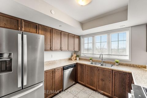 Photo 17 at 331 - 2338 Chevron Prince Path, Windfields, Oshawa