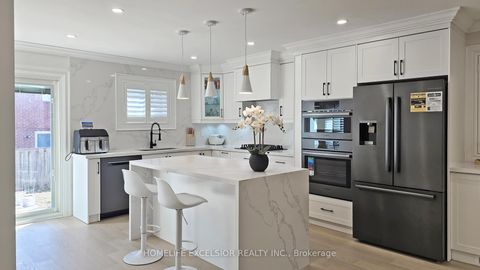 Photo 9 at 84 Jessica Gardens, Yorkhill, Vaughan