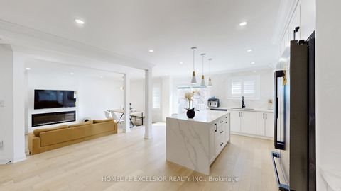 Photo 10 at 84 Jessica Gardens, Yorkhill, Vaughan