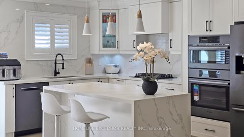 Photo 11 at 84 Jessica Gardens, Yorkhill, Vaughan