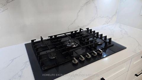 Photo 12 at 84 Jessica Gardens, Yorkhill, Vaughan