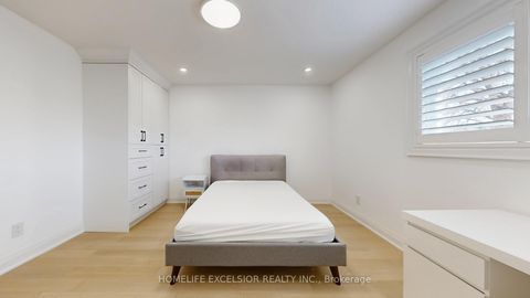 Photo 21 at 84 Jessica Gardens, Yorkhill, Vaughan