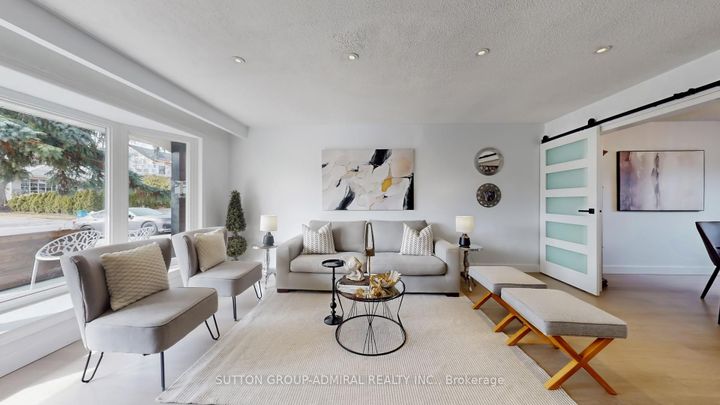 Photo 3 at 7 Knotty Pine Trail, Royal Orchard, Markham