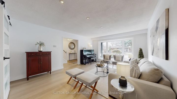 Photo 5 at 7 Knotty Pine Trail, Royal Orchard, Markham