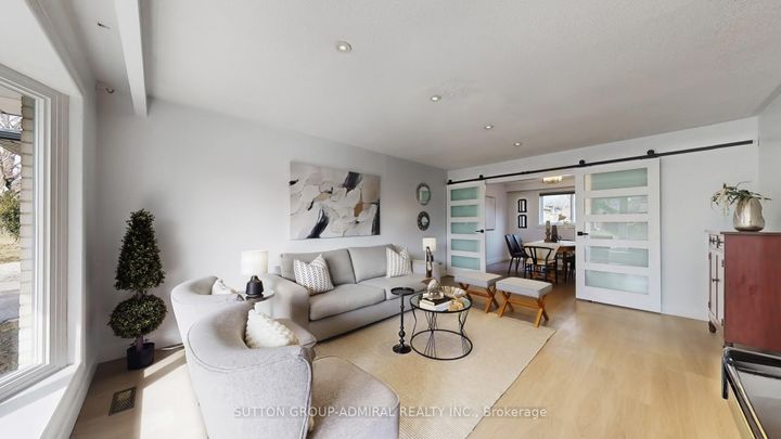 Photo 6 at 7 Knotty Pine Trail, Royal Orchard, Markham