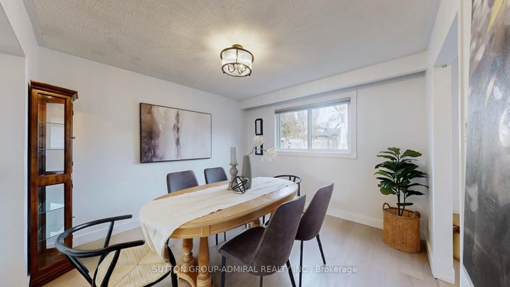 Photo 8 at 7 Knotty Pine Trail, Royal Orchard, Markham