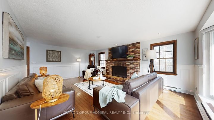 Photo 13 at 7 Knotty Pine Trail, Royal Orchard, Markham