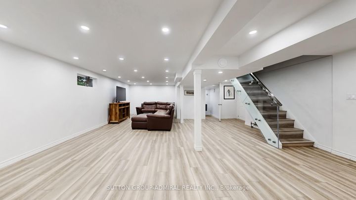 Photo 36 at 7 Knotty Pine Trail, Royal Orchard, Markham