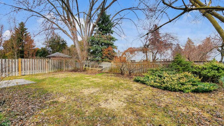 Photo 46 at 7 Knotty Pine Trail, Royal Orchard, Markham