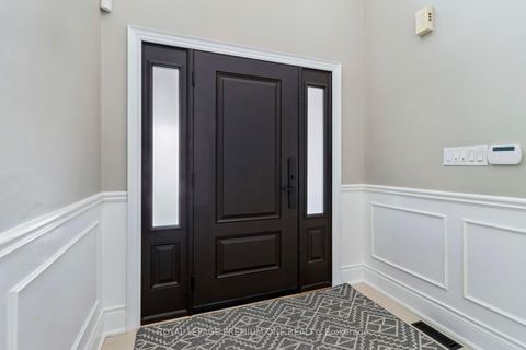 Photo 5 at 26 Sequoia Road, Sonoma Heights, Vaughan