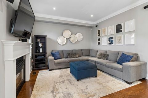 Photo 8 at 26 Sequoia Road, Sonoma Heights, Vaughan