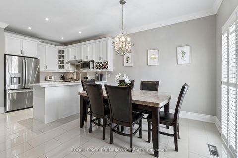 Photo 9 at 26 Sequoia Road, Sonoma Heights, Vaughan