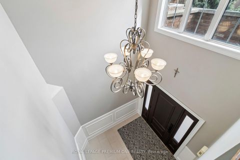 Photo 16 at 26 Sequoia Road, Sonoma Heights, Vaughan