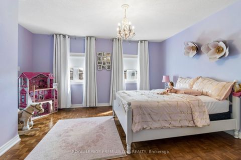 Photo 18 at 26 Sequoia Road, Sonoma Heights, Vaughan