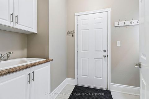 Photo 23 at 26 Sequoia Road, Sonoma Heights, Vaughan