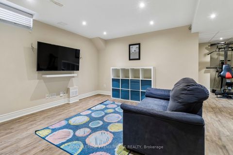 Photo 25 at 26 Sequoia Road, Sonoma Heights, Vaughan