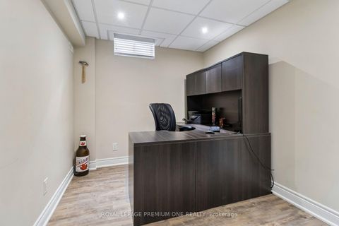 Photo 30 at 26 Sequoia Road, Sonoma Heights, Vaughan