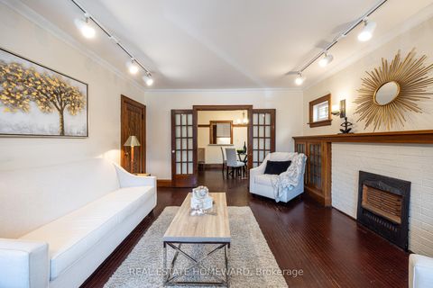 Photo 5 at main - 52 Wineva Avenue, The Beaches, Toronto