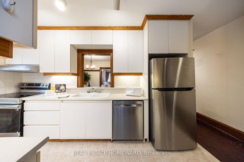 Photo 10 at main - 52 Wineva Avenue, The Beaches, Toronto