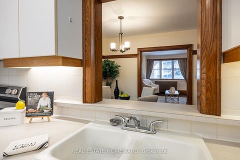 Photo 11 at main - 52 Wineva Avenue, The Beaches, Toronto