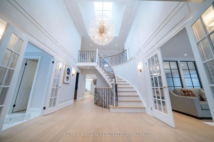 Photo 4 at 18 Mountbatten Road, Humber Heights, Toronto