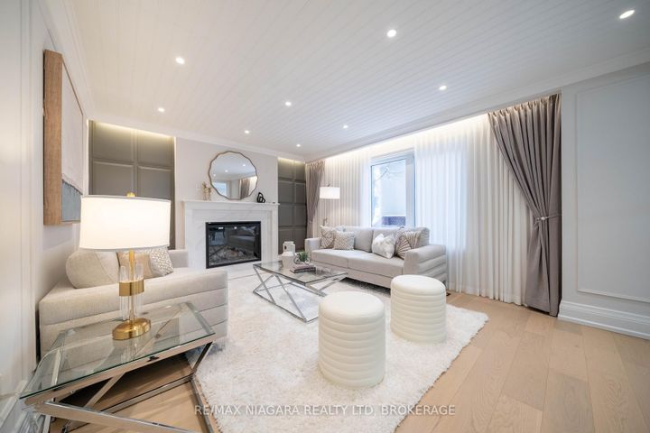 Photo 17 at 18 Mountbatten Road, Humber Heights, Toronto