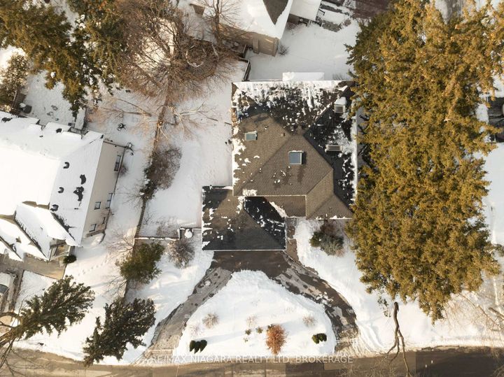 Photo 47 at 18 Mountbatten Road, Humber Heights, Toronto