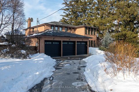 Photo 1 at 18 Mountbatten Road, Humber Heights, Toronto