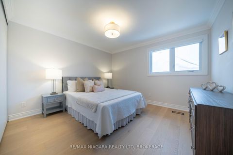 Photo 28 at 18 Mountbatten Road, Humber Heights, Toronto