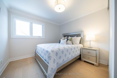 Photo 31 at 18 Mountbatten Road, Humber Heights, Toronto