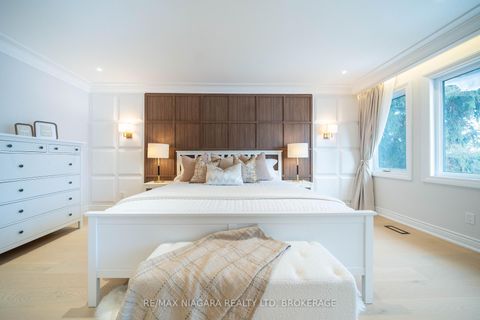 Photo 33 at 18 Mountbatten Road, Humber Heights, Toronto